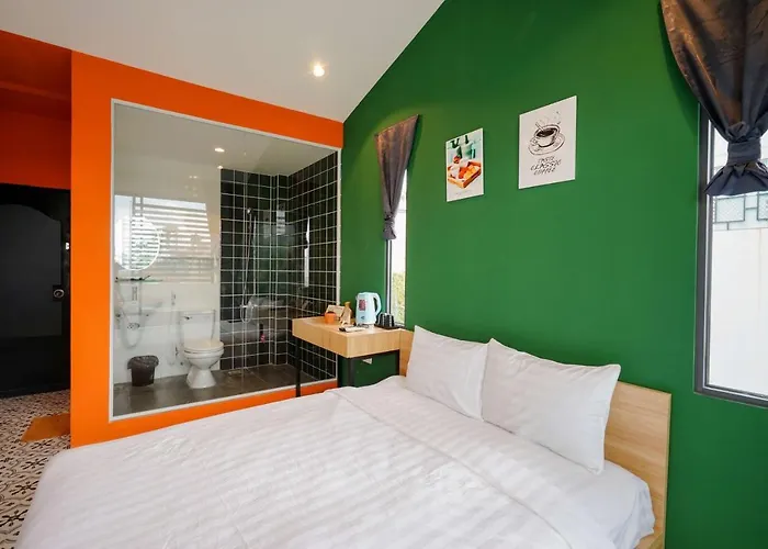 Lá Hotel Hàng Xanh